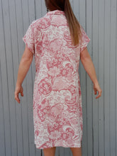 Charger l&#39;image dans la galerie, Robe vintage Nadia - Maxi paisley vieux rose, double boutonnage. Taille XL, 42,44
