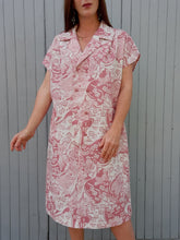 Charger l&#39;image dans la galerie, Robe vintage Nadia - Maxi paisley vieux rose, double boutonnage. Taille XL, 42,44
