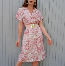 Charger l&#39;image dans la galerie, Robe vintage Nadia - Maxi paisley vieux rose, double boutonnage. Taille XL, 42,44
