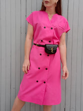 Charger l&#39;image dans la galerie, Robe vintage Gabrielle - Rose flashy. Double boutonnage. Taille XL  42, 44.
