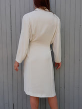 Charger l&#39;image dans la galerie, Robe vintage Colombe - Blanche. Taille XXL, 44, 46. Caroline Rohmer. Made in France.
