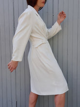 Charger l&#39;image dans la galerie, Robe vintage Colombe - Blanche. Taille XXL, 44, 46. Caroline Rohmer. Made in France.
