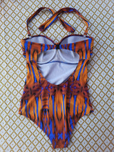 Charger l&#39;image dans la galerie, Maillot de Bain vintage Emmy - Imprimé ethnique. Taille M, 38, 40. Bonnet E. Feba.
