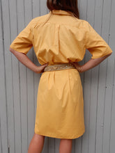 Charger l&#39;image dans la galerie, Robe vintage Candice - Chemise jaune en coton. Taille L, 40, 42. Made in Italy.
