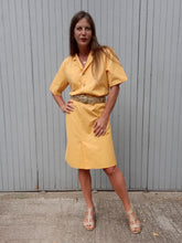 Charger l&#39;image dans la galerie, Robe vintage Candice - Chemise jaune en coton. Taille L, 40, 42. Made in Italy.
