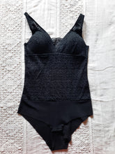 Charger l&#39;image dans la galerie, Body Emma - Dentelle noire. Taille XS, 34, 36.
