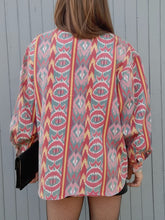 Charger l&#39;image dans la galerie, Chemise vintage Aiyana - Imprimé Navajos rose et vert d&#39;eau. Taille XL, 42, 44.

