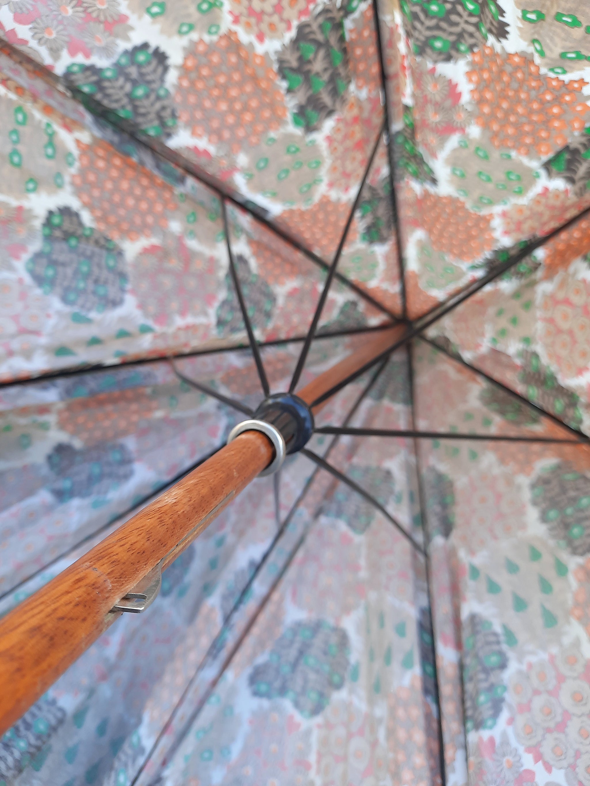 Le Parapluie de Cherbourg propose un modèle brodé en braille - Le