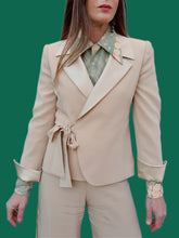 Charger l&#39;image dans la galerie, Ensemble vintage Maury - Blazer et pantalon fendu. Beige. Taille S, 36, 38. Made in France
