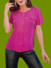 Charger l&#39;image dans la galerie, Chemise vintage Emilia - Soie fuchsia. Taille S, 36, 38. Fink Modell.
