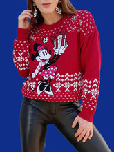 Charger l&#39;image dans la galerie, Pull &quot;Seconde&quot; Carla - Rouge Minnie. Taille M, 38, 40. Disney, Mickey and Friends.
