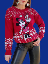 Charger l&#39;image dans la galerie, Pull &quot;Seconde&quot; Carla - Rouge Minnie. Taille M, 38, 40. Disney, Mickey and Friends.
