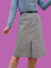 Charger l&#39;image dans la galerie, Jupe vintage Belinda - Pure laine et carreaux vichy bleus et blancs.Taille XS, 34, 36. Gor-Ray. Made in UK
