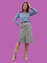 Charger l&#39;image dans la galerie, Jupe vintage Belinda - Pure laine et carreaux vichy bleus et blancs.Taille XS, 34, 36. Gor-Ray. Made in UK
