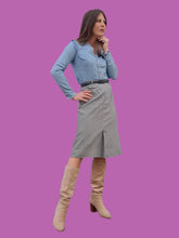 Charger l&#39;image dans la galerie, Jupe vintage Belinda - Pure laine et carreaux vichy bleus et blancs.Taille XS, 34, 36. Gor-Ray. Made in UK
